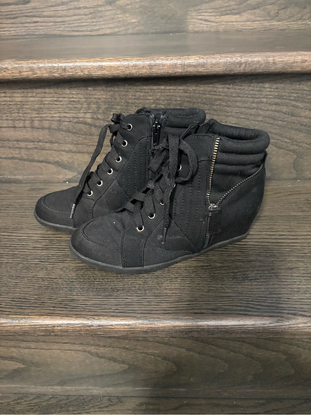 Justice girls black shoes sz 4 EUC worn 2 times